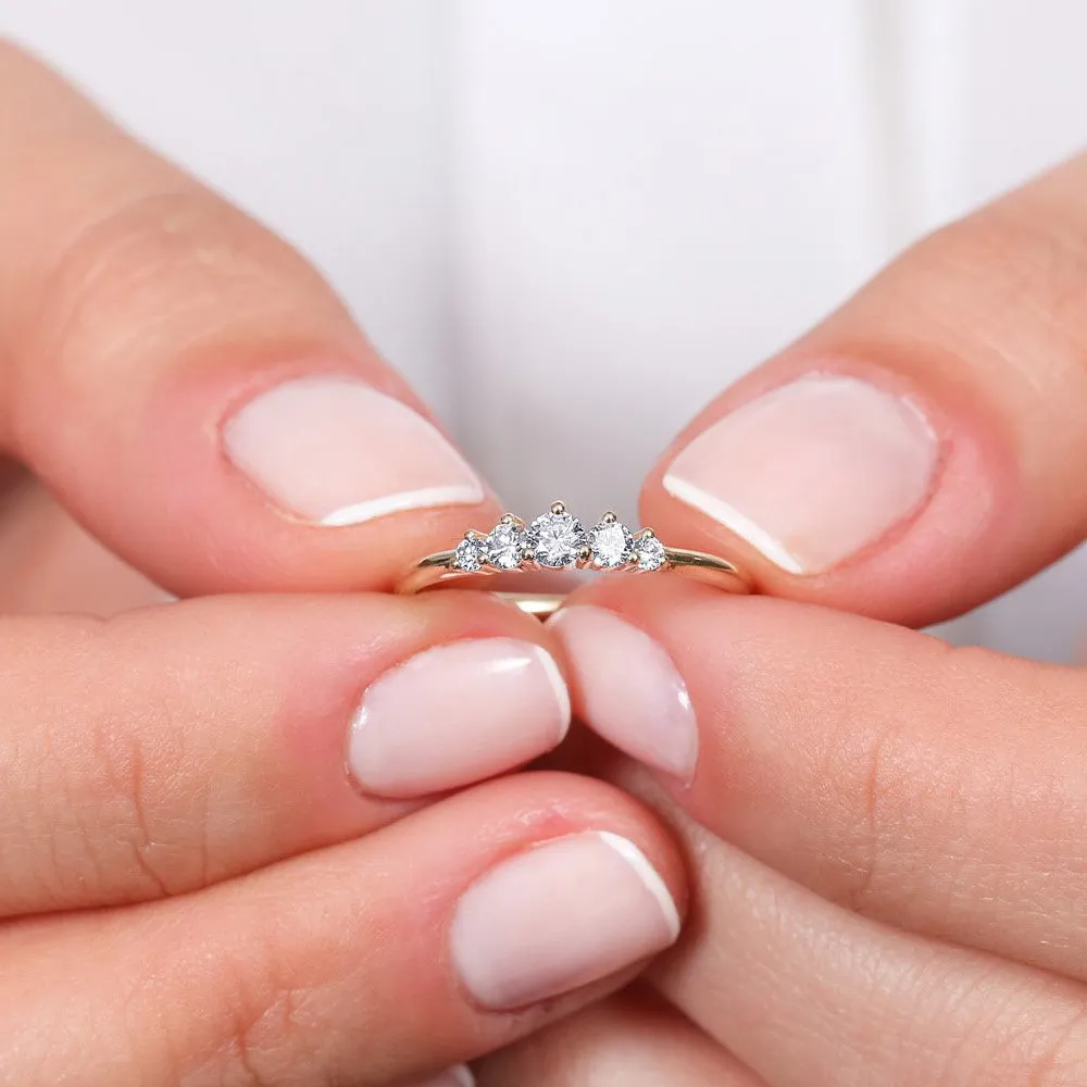 14K Gold 5 Stone Graduating Diamond Wedding Ring