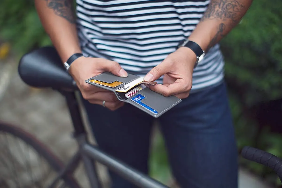 Bellroy Slim Sleeve, slim leather wallet (Max. 8 cards and bills)