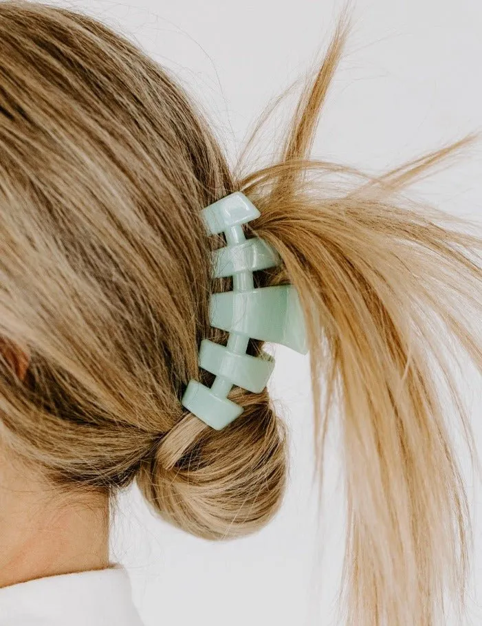 Classic Coconut White Medium Hair Clip