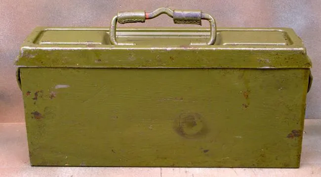 German MG 34/42 Ammunition Can: Steel Green w/ 5 Belts