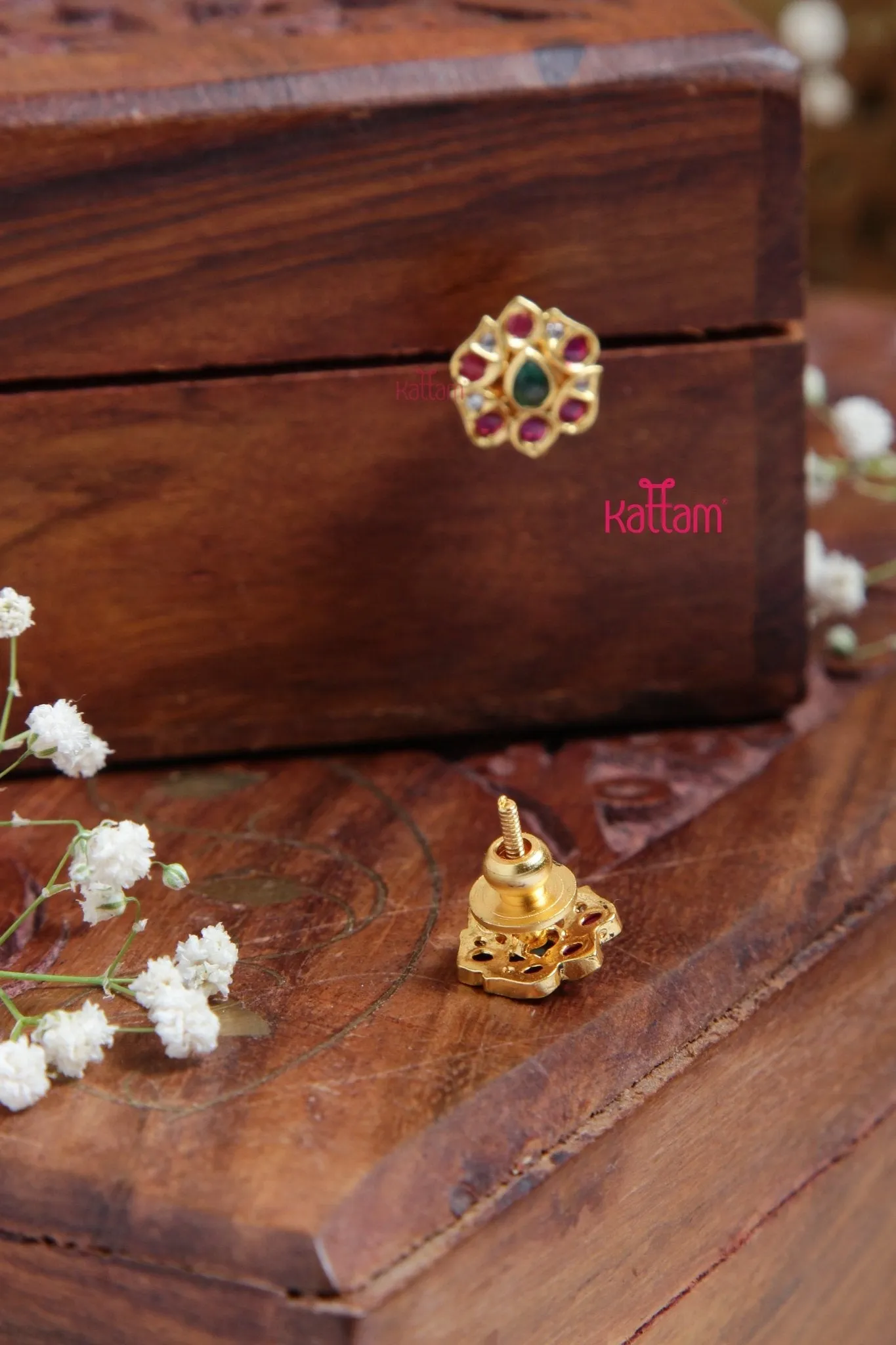 Goldtone Tiny Motif Stud