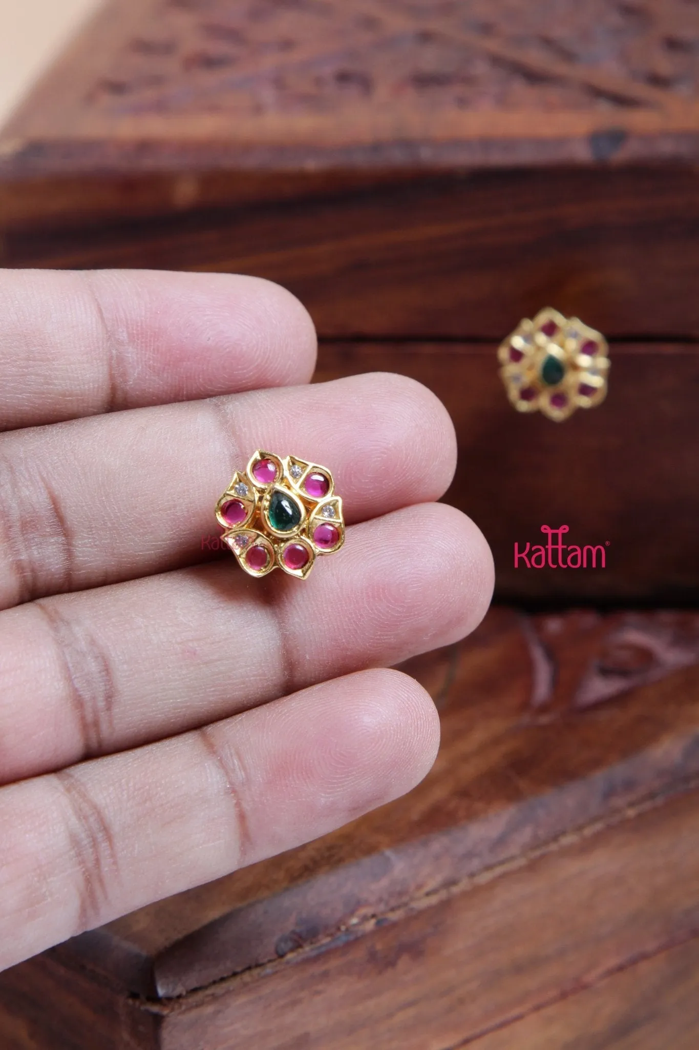 Goldtone Tiny Motif Stud