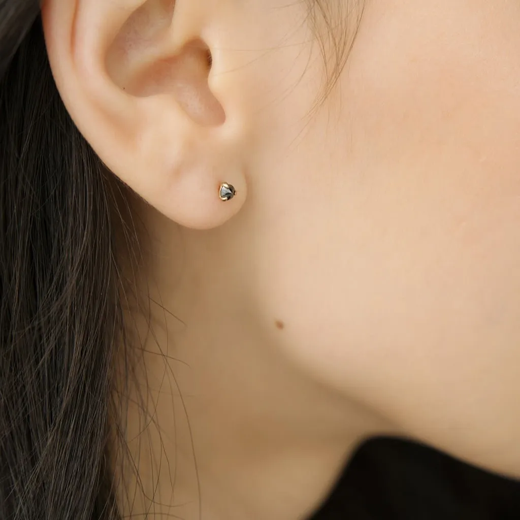 Iron Ore Point Solitaire Studs