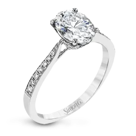 Oval-cut Engagement Ring in 18k Gold with Diamonds